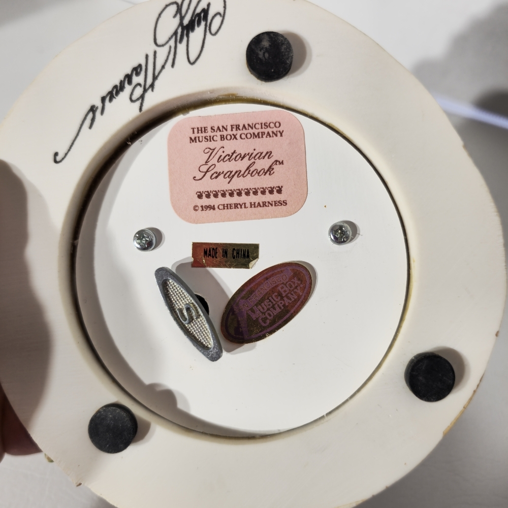 RARE Signed Vintage San Francisco Music Box 1994 Victorian Scrapbook Sowing Room